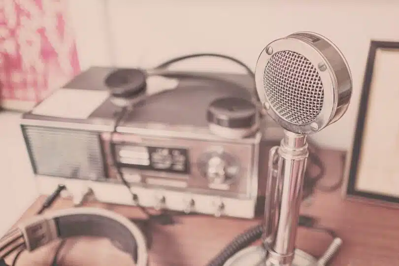 Comment utiliser la radio pour ouvrir une porte un guide étape par étape Missdeco.fr